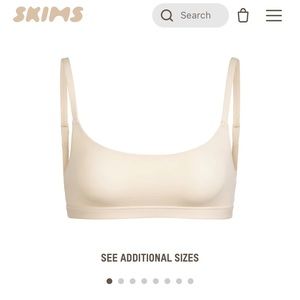 Skims “fits everybody scoop neck bra” in Sand, size small